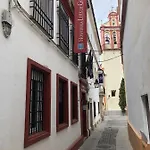 هوسبيدريا لويس دي جونجورا بيت ضيافة *