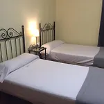 هوسبيدريا لويس دي جونجورا بيت ضيافة قرطبة