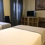 هوسبيدريا لويس دي جونجورا بيت ضيافة قرطبة