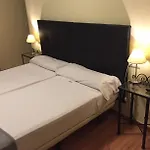 هوسبيدريا لويس دي جونجورا بيت ضيافة قرطبة