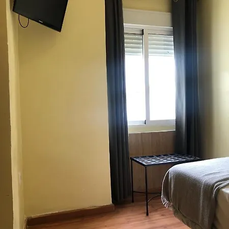 هوسبيدريا لويس دي جونجورا بيت ضيافة *
