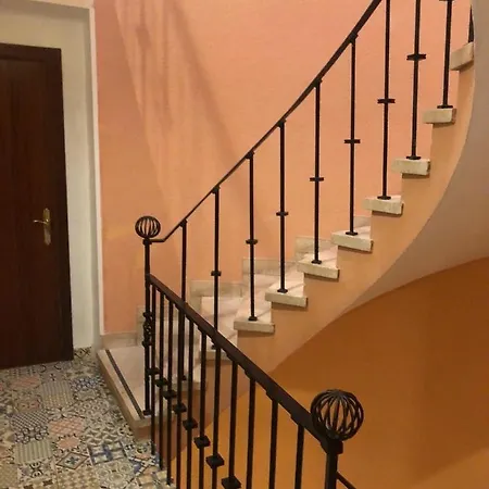 هوسبيدريا لويس دي جونجورا بيت ضيافة *