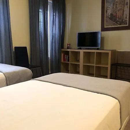 هوسبيدريا لويس دي جونجورا بيت ضيافة قرطبة